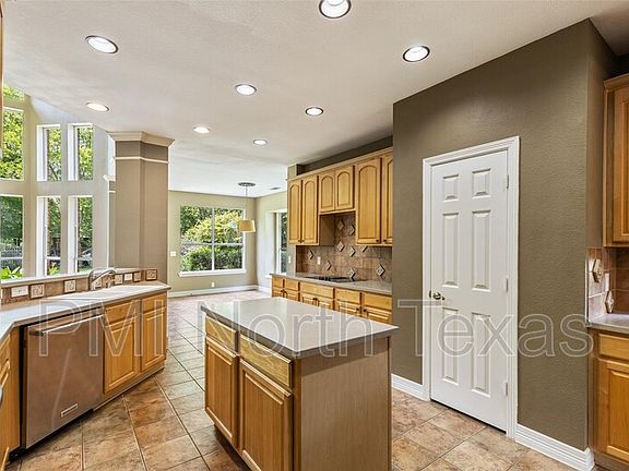 4th image of 201 Stanford Ct