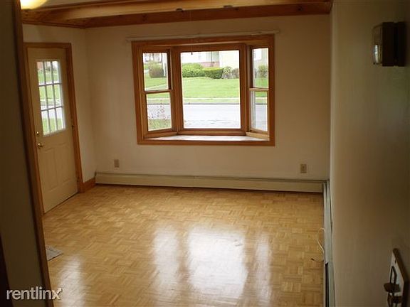 Cathedral ceiling room
