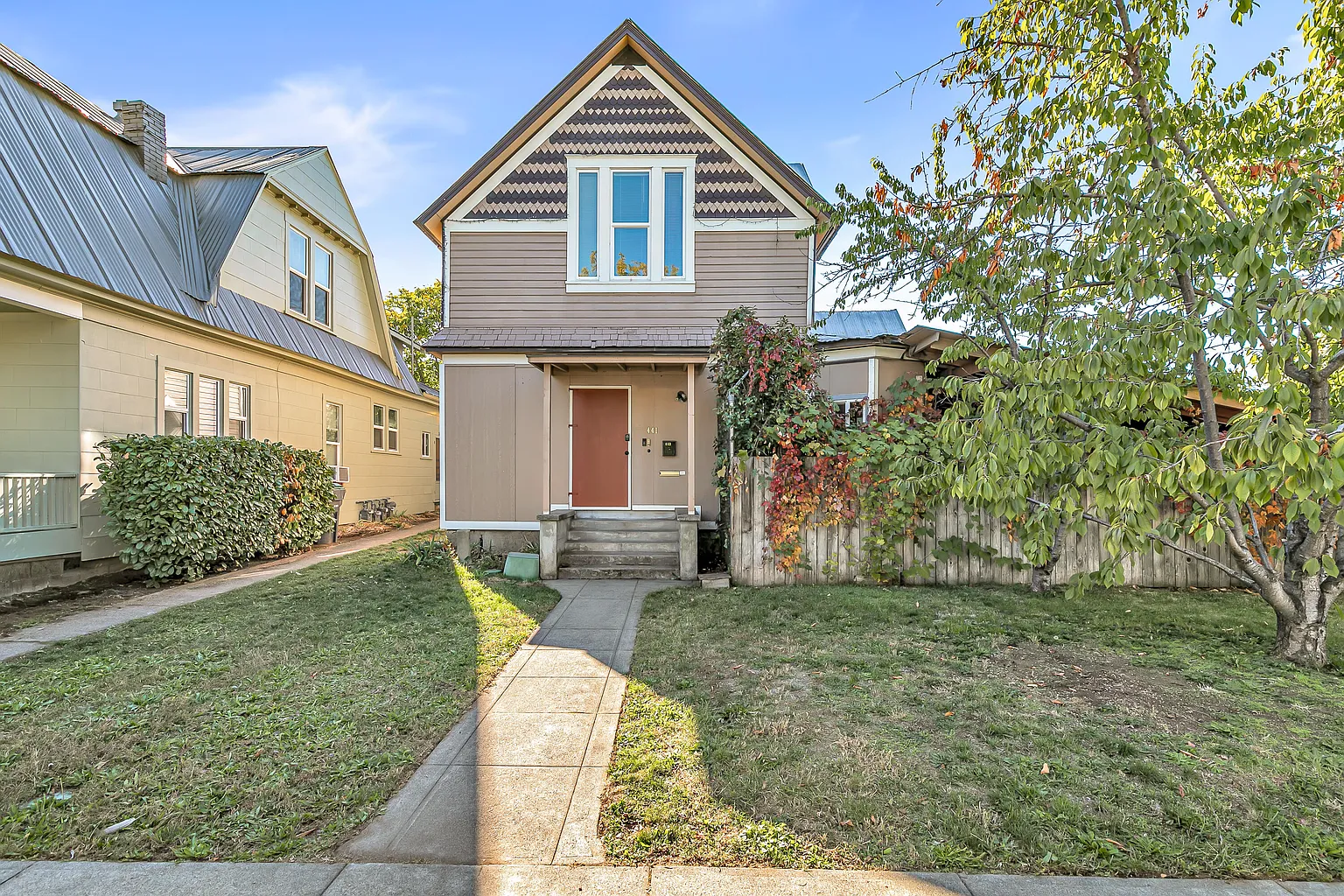 441 N Grape St photo 1
