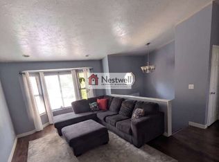 1637 W Crystal Ridge Dr, West Jordan, UT 84084