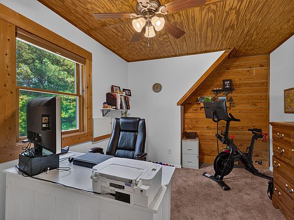 5th image of 105 Redwing Ln