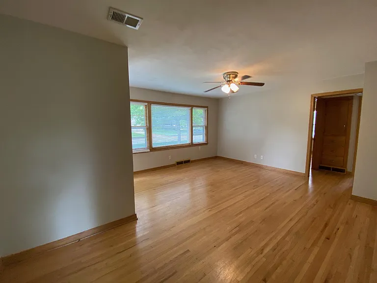 6127 E Rockwood Rd — Photo 9