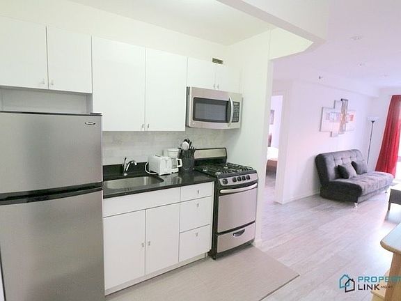 4th image of 521 W 48th St #3E