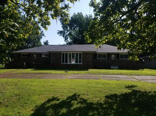 706 N Leonard St, Girard, KS 66743