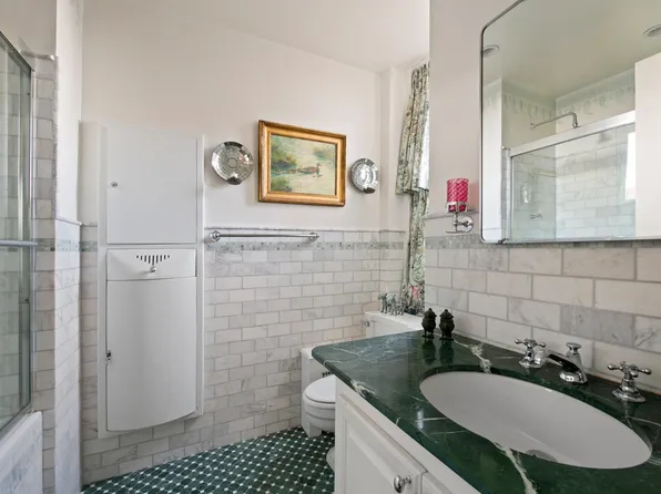 1215 5th Avenue image 20 of 22