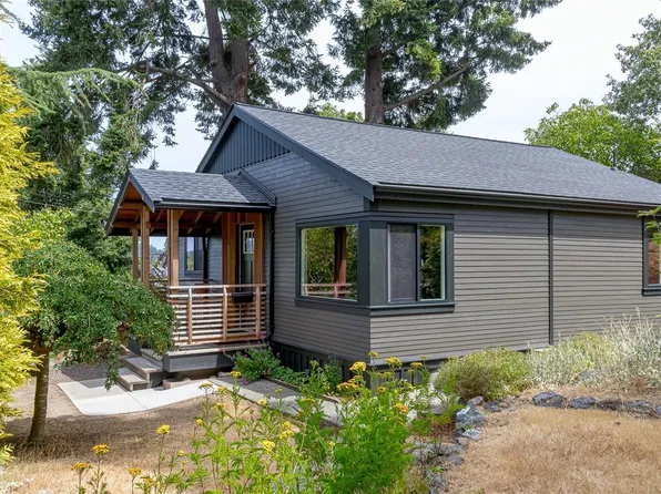 227 Stormont Rd, View Royal, BC V9B 1P7