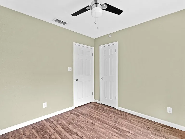 1422 Yorkshire Dr — Photo 15