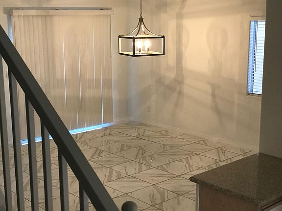 5th image of 311 Phyllis Dr Unit 4