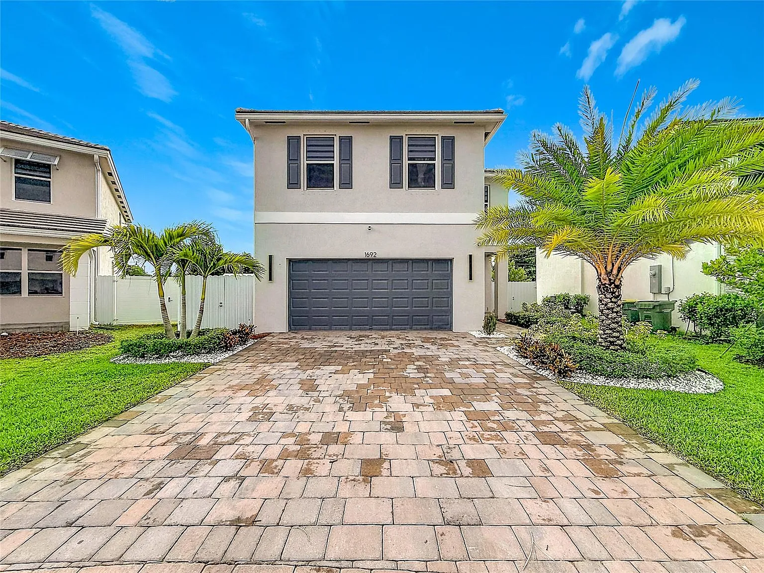 4 bed, 2.5 bath, 2138 sqft, $3,550 — Photo 2