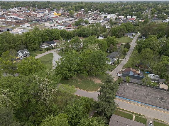 3rd image of 230 Mackie Ave