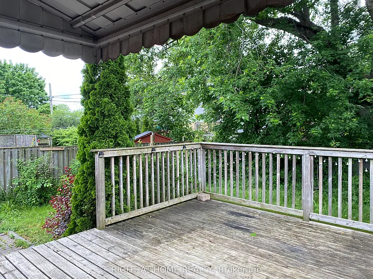 32 Florens Ave — Photo 12