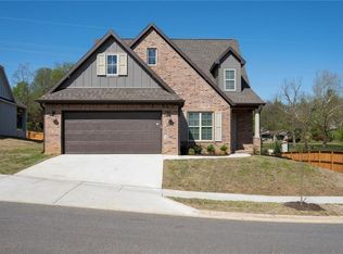 3405 E Galaxy Cir, Fayetteville, AR 72701