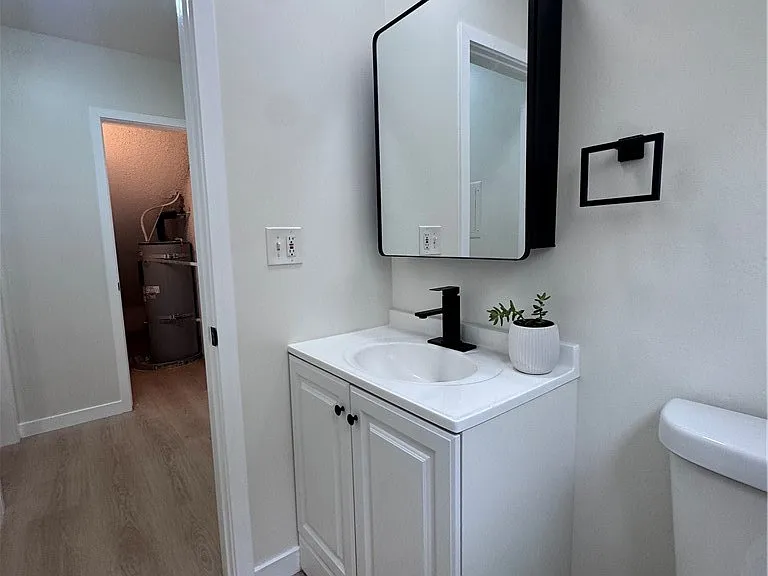 2615 Curtis Ave #B — Photo 17
