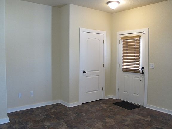 2nd image of 141 Jasper Ln