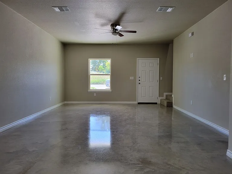 3909 Turner Ave — Photo 5