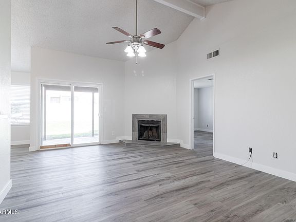 3rd image of 5326 W VOLTAIRE Drive