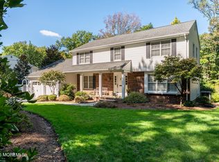 32 Glen Oak Drive, Middletown, NJ 07748