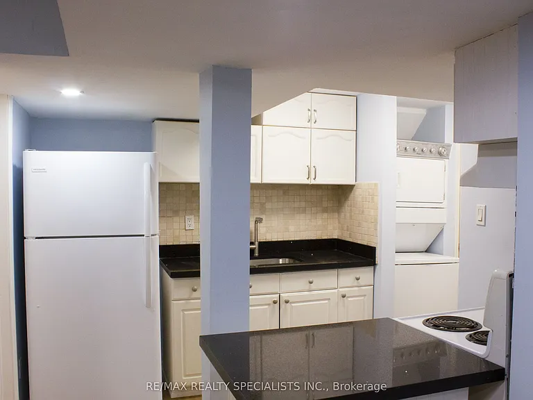 12 Woodgrove Ct #LOWER — Photo 10