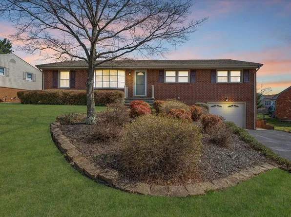 5225 Pin Oak Dr, Roanoke, VA 24019