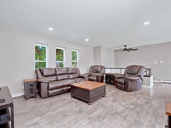 4th image of 558 Sol Ln