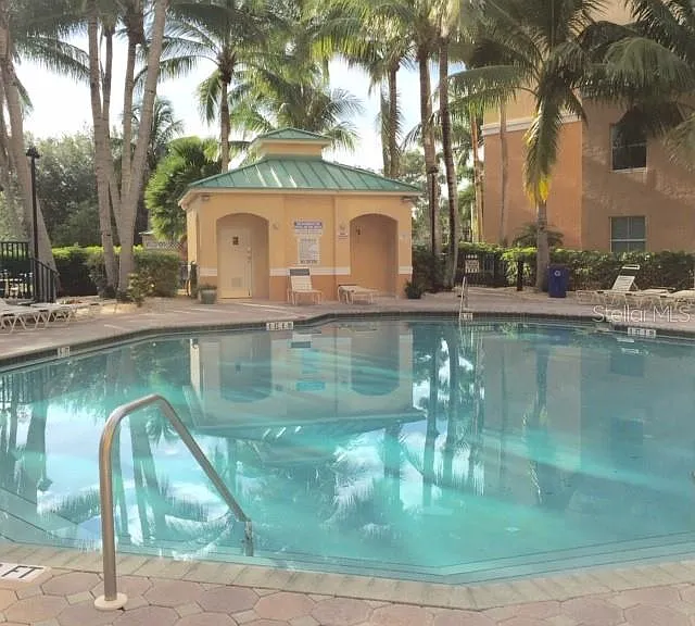 2060 Matecumbe Key Rd #2105 — Photo 4