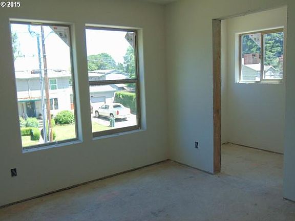 5th image of 521 SE Annabel Way