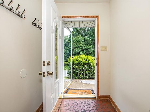 4th image of 3405 N Radford Dr