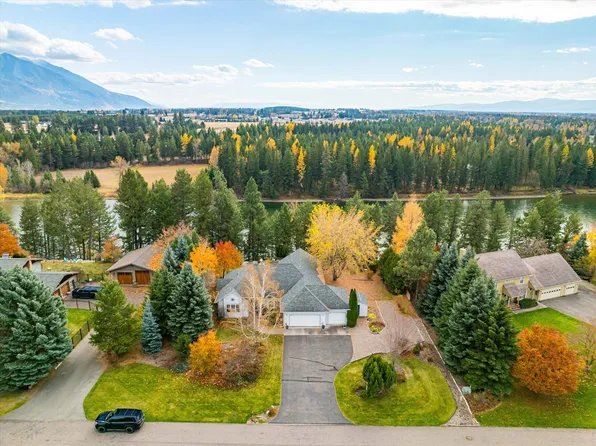 1888 Riverwood Dr, Columbia Falls, MT 59912
