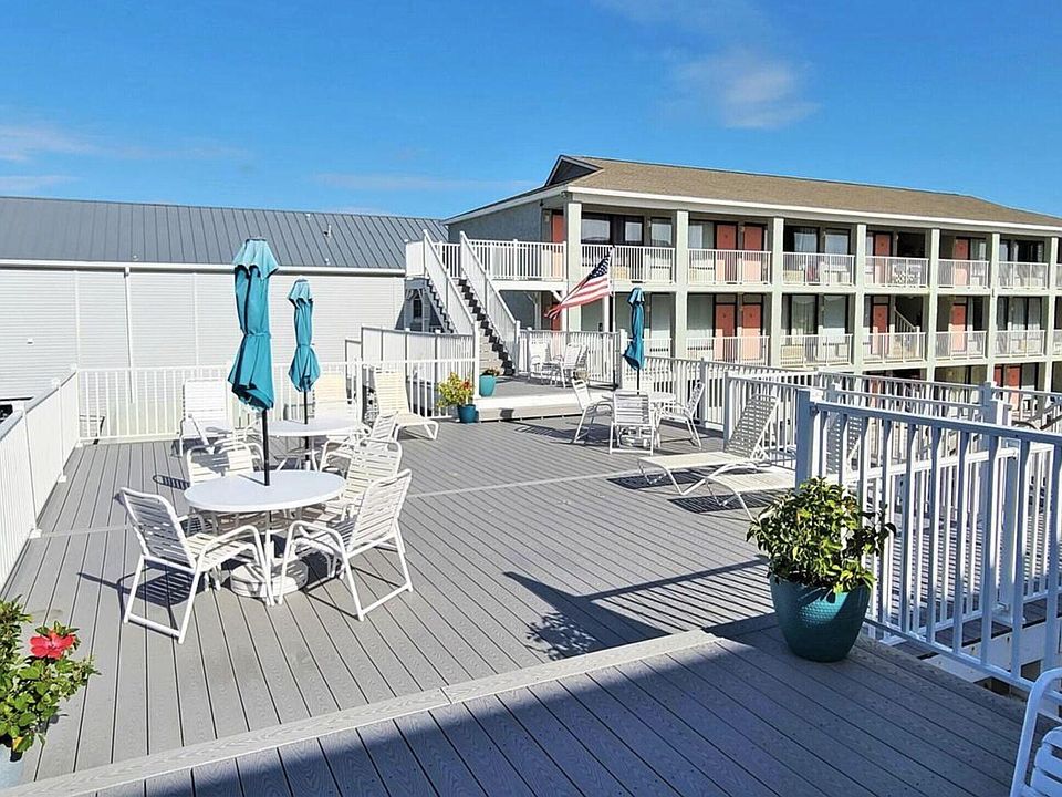 1st image of 12 Causeway Drive #305