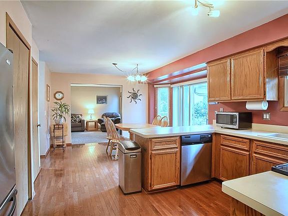 5th image of 54537 Avondale Dr