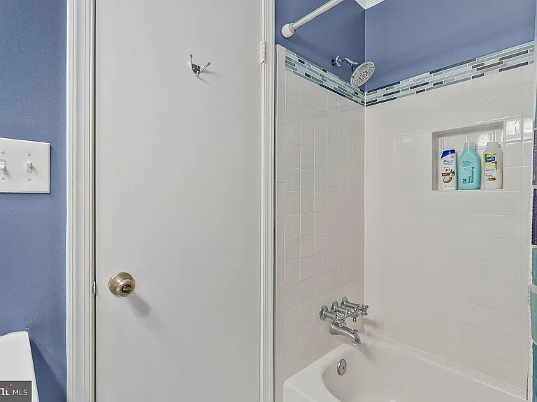 9607 Masterworks Dr — Photo 12