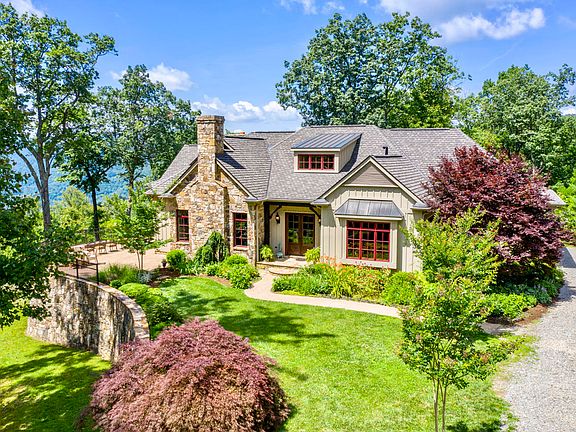 2nd image of 488 Hunters Glen Dr
