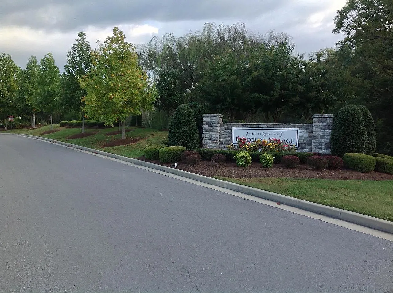 2 bed, 2.5 bath, 1216 sqft, $1,700 — Photo 2