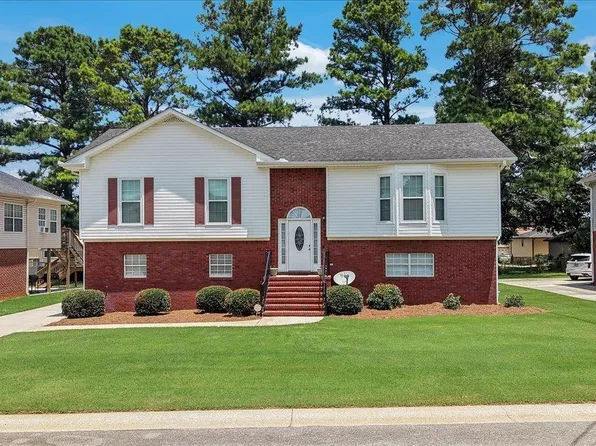 417 Surrey Cir, Bessemer, AL 35022