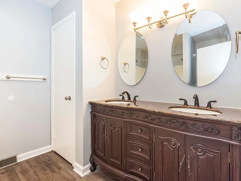39 Staffordshire Commons Dr #39 — Photo 34