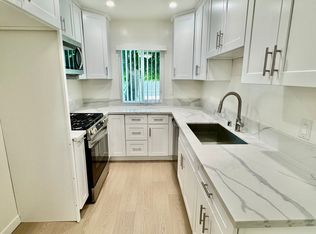 12015 Kling St APT 106, Valley Village, CA 91607