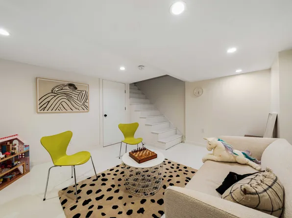 151 Lafayette Avenue image 21 of 24