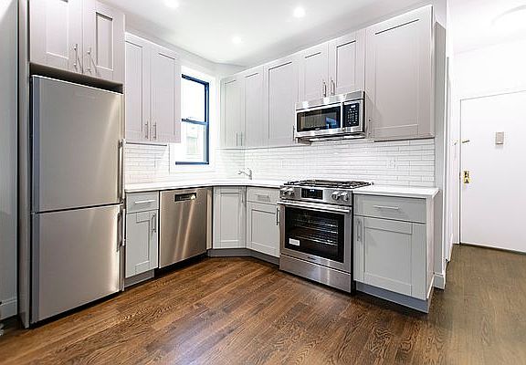 3rd image of 383 Clinton St APT 3D
