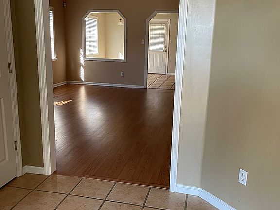 3rd image of 4230 Wilshire Dr