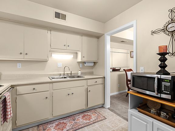 5th image of 742 W Kilgore Rd APT 307