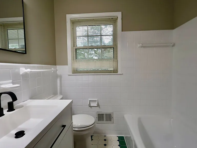 536 Edgecrest Cir — Photo 18