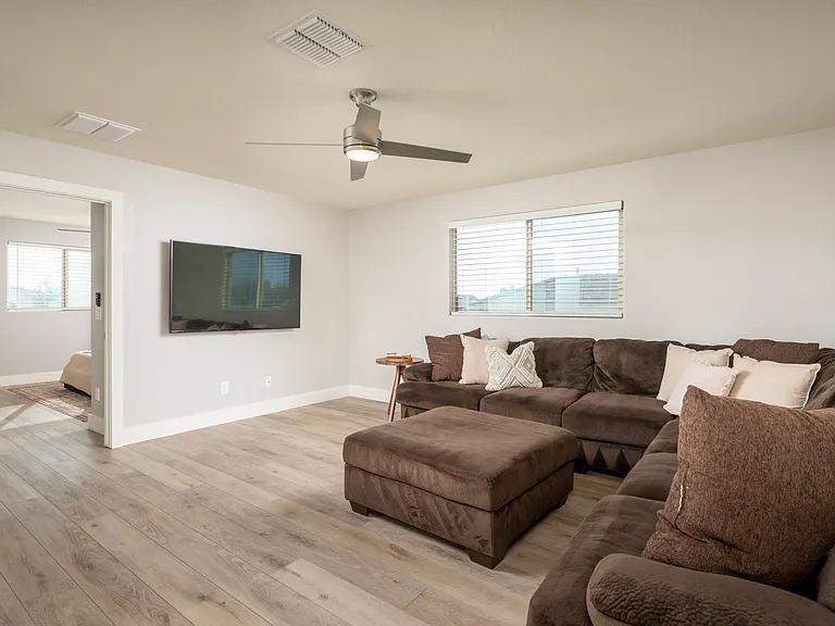 9336 W Georgia Ave — Photo 8