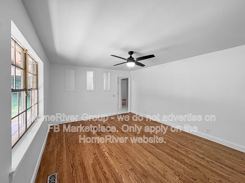 2 bed, 1.0 bath, 1000 sqft, $1,200 — Photo 3