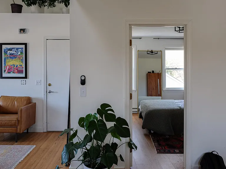 46 Summerhill Ave #3 — Photo 4