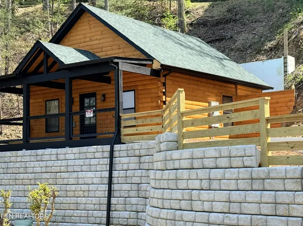 1026 Black Bear Cub Way #1, Sevierville, TN 37876