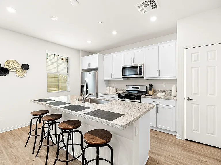 26871 James Dr — Photo 4