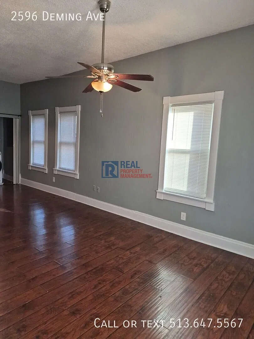 Charming 3-Bedroom Home with Fenced Yard in Columbus! — Photo 4