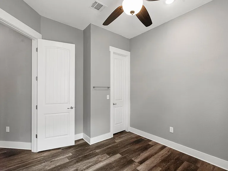 203 E Salty St — Photo 17