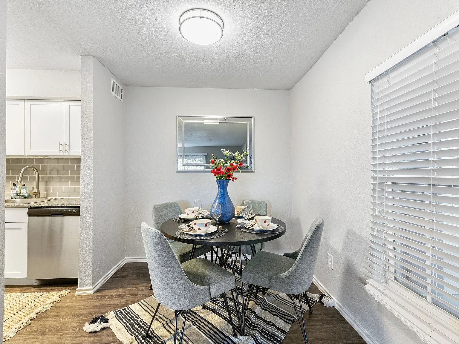 The Broadway Apartment Homes — Photo 4