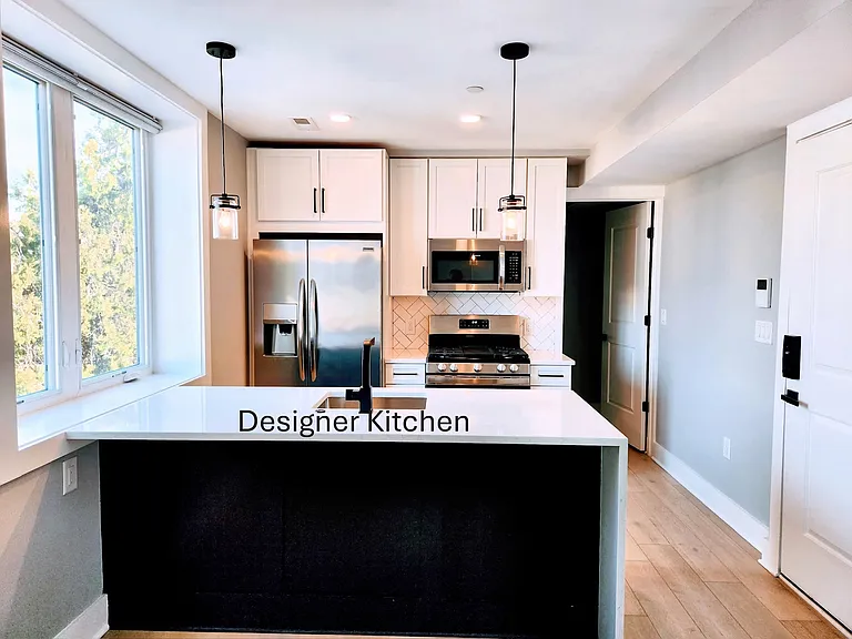 1915 H St NE #3 — Photo 4